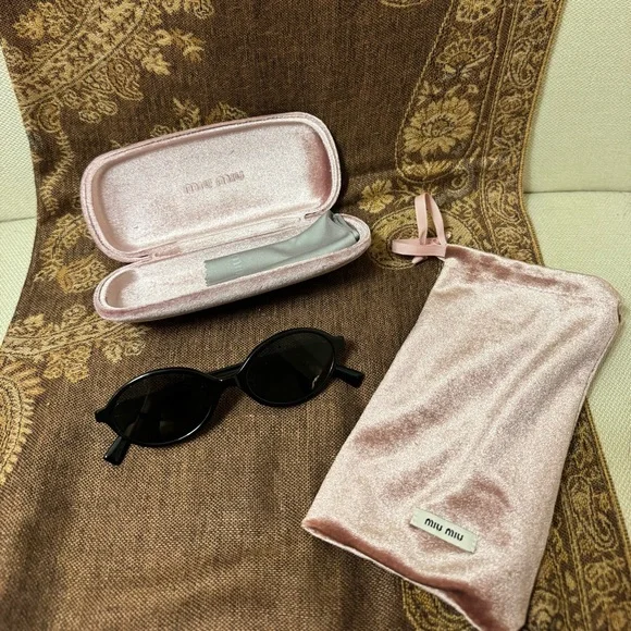 Authentic MIU MIU Regard Sunglasses 04ZS black oval w/ matching case - Picture 1 of 6